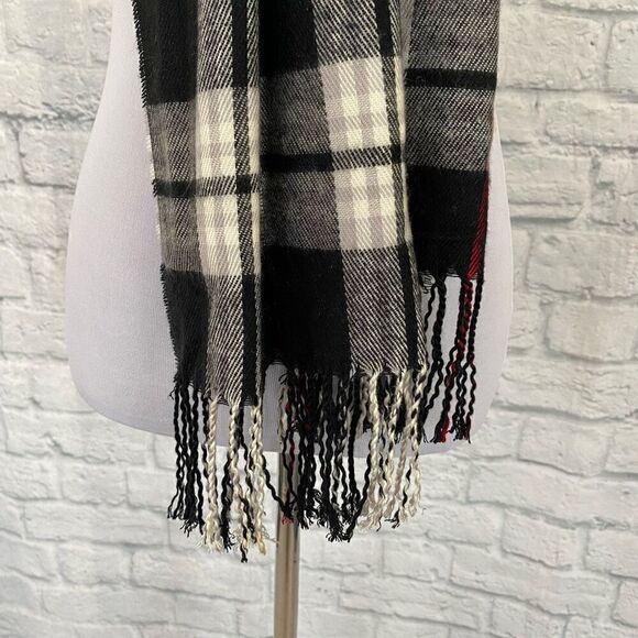 Plaid winter scarf black white & red w/end fringe 63.5”x12” - Picture 2 of 5